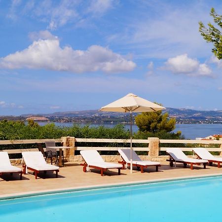 Belvista Luxury Apartments アルゴストリオン エクステリア 写真